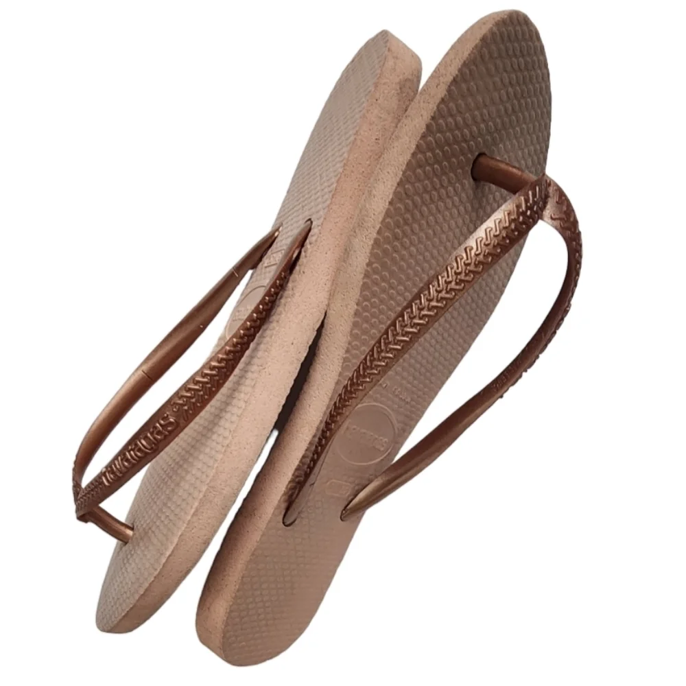 Havaianas Girls Slim Flip-flop Sandals Ballet Rose in Size 3 1/2.